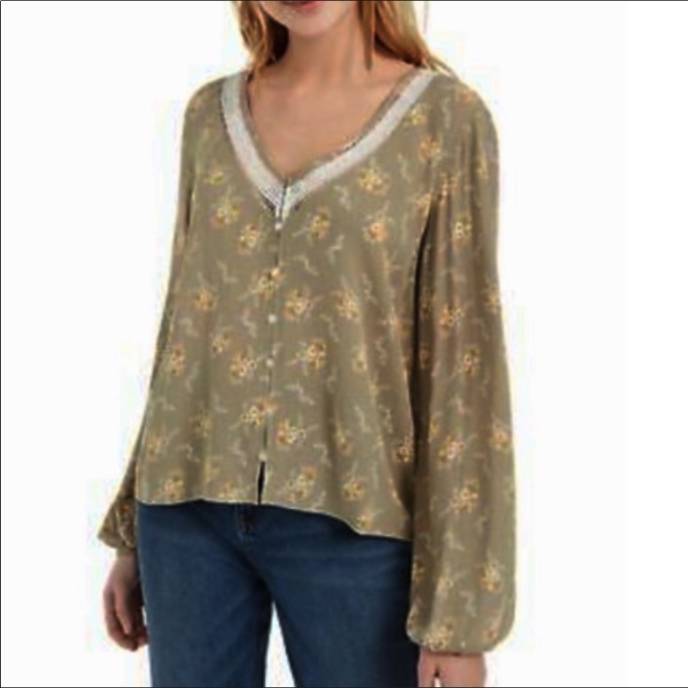 HIPPIE ROSE MEDIUM OLIVE GREEN FLORAL BUTTON FRONT TOP - Picture 2 of 6